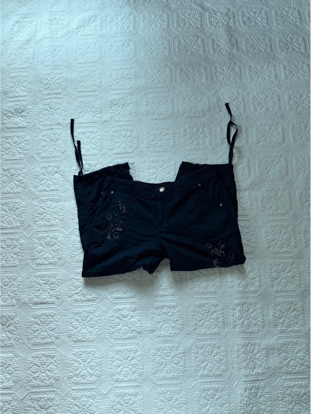 2000s Y2K Dressbarn Black Embroidered Shorts Size 4